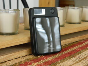 Magnetic Battery Pack Image 2